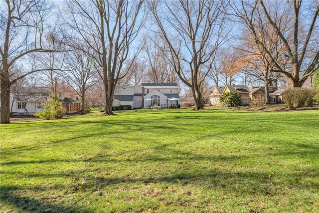 2032 W 96th Street, Leawood, KS 66206