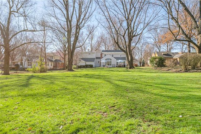 2032 W 96th Street, Leawood, KS 66206