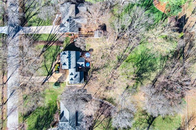 2032 W 96th Street, Leawood, KS 66206