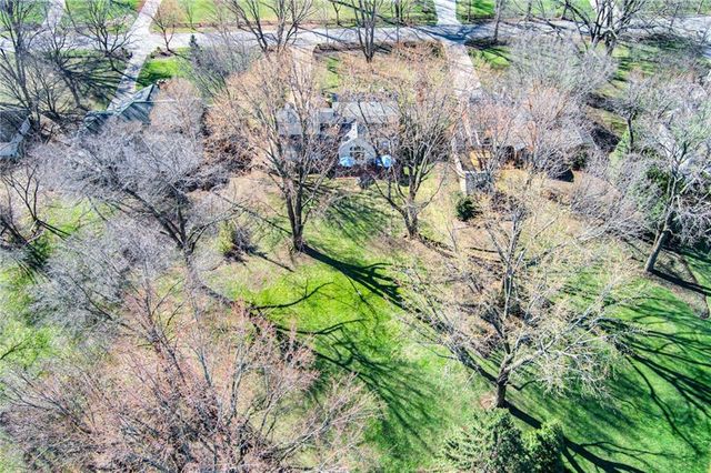 2032 W 96th Street, Leawood, KS 66206