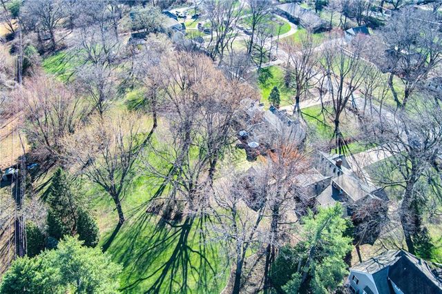 2032 W 96th Street, Leawood, KS 66206