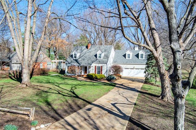 2032 W 96th Street, Leawood, KS 66206