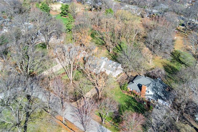 2032 W 96th Street, Leawood, KS 66206