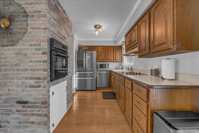 33027 Meadowlark Street, Farmington, MI 48336