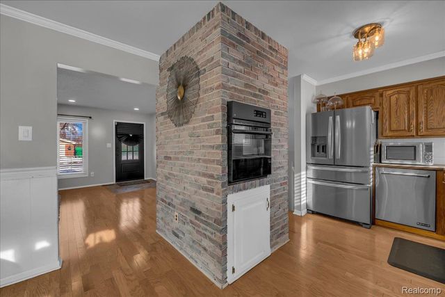 33027 Meadowlark Street, Farmington, MI 48336