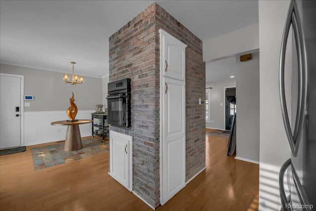 33027 Meadowlark Street, Farmington, MI 48336