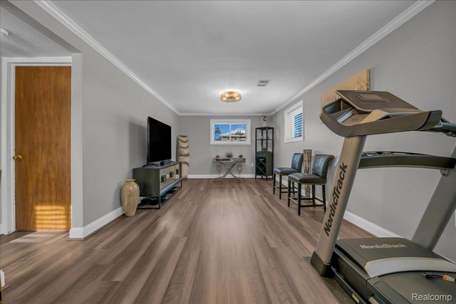 33027 Meadowlark Street, Farmington, MI 48336