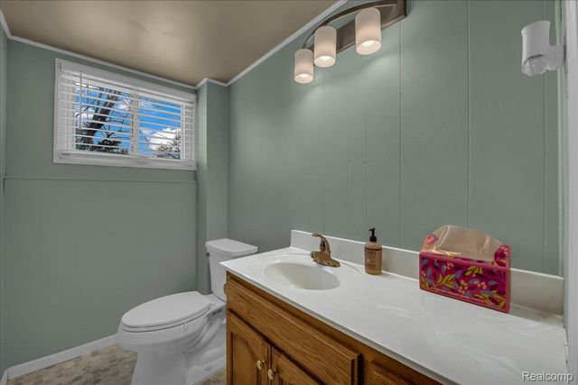 33027 Meadowlark Street, Farmington, MI 48336