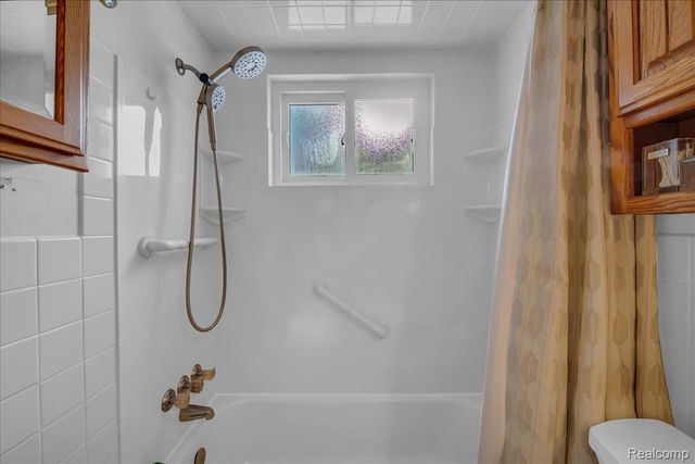 33027 Meadowlark Street, Farmington, MI 48336