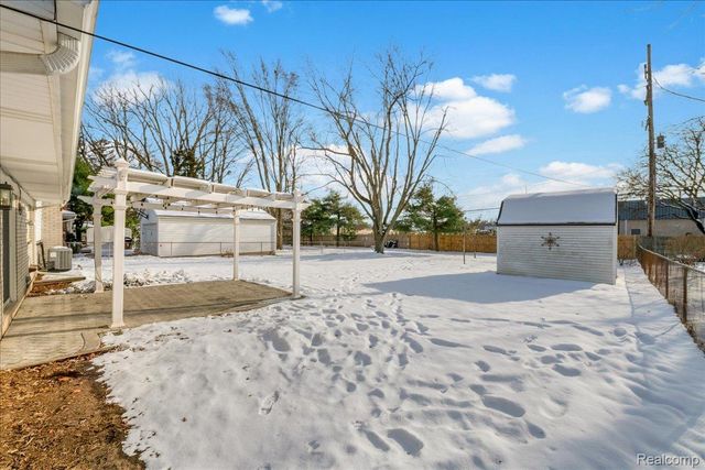 33027 Meadowlark Street, Farmington, MI 48336