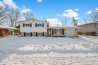 33027 Meadowlark Street, Farmington, MI 48336