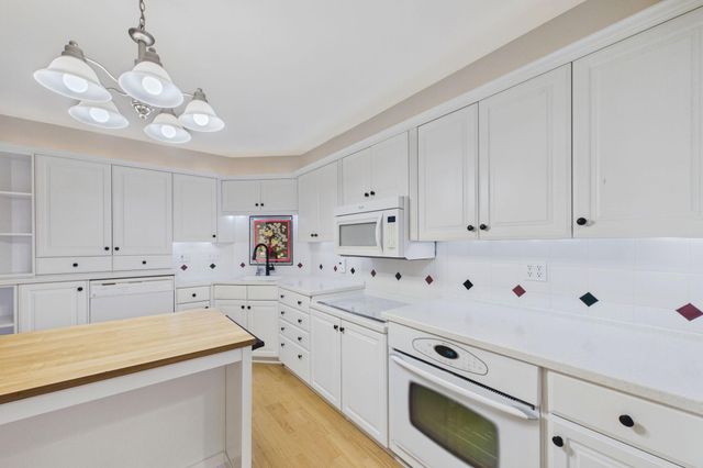 1021 Sibley Memorial Highway 204, Mendota Heights, MN 55118