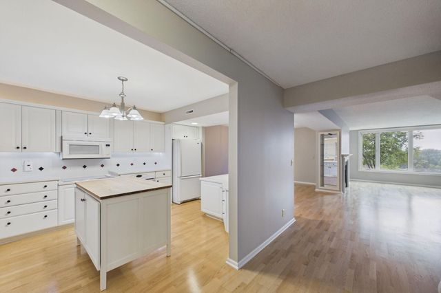 1021 Sibley Memorial Highway 204, Mendota Heights, MN 55118