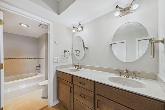 1021 Sibley Memorial Highway 204, Mendota Heights, MN 55118