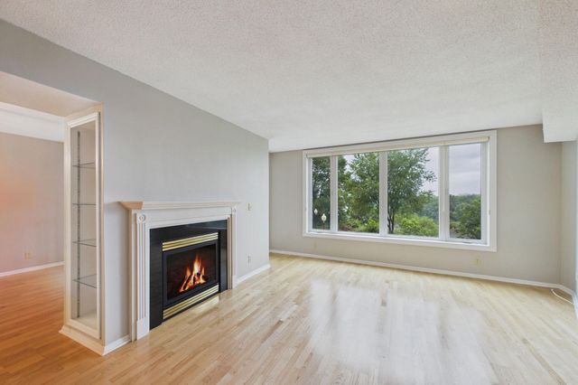 1021 Sibley Memorial Highway 204, Mendota Heights, MN 55118