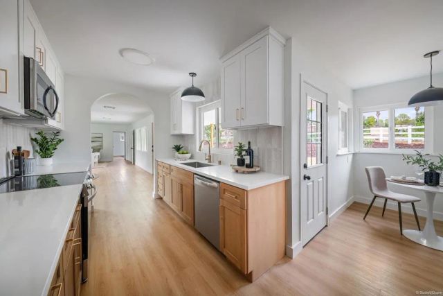 1505 Highgrove Drive, Escondido, CA 92027