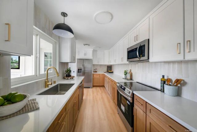 1505 Highgrove Drive, Escondido, CA 92027