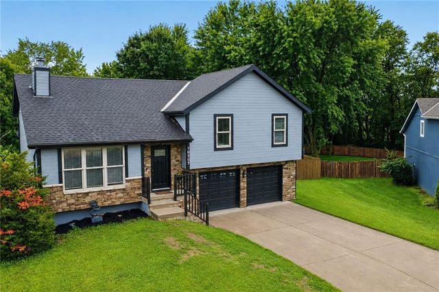 10307 NW 85th Court, Kansas City, MO 64153