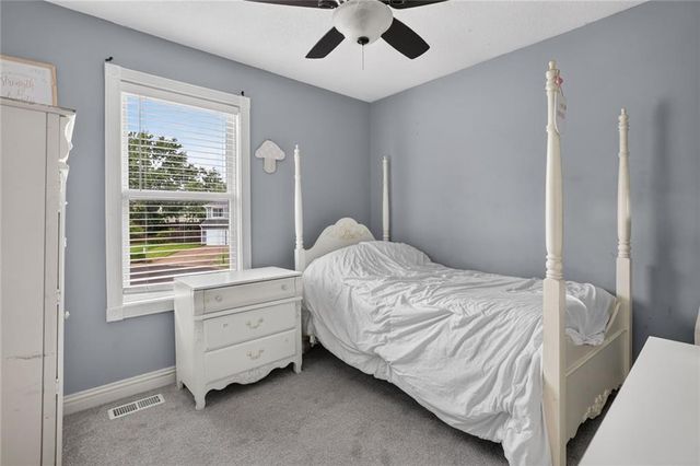 10307 NW 85th Court, Kansas City, MO 64153