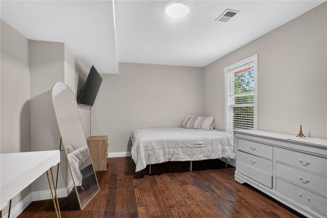 10307 NW 85th Court, Kansas City, MO 64153