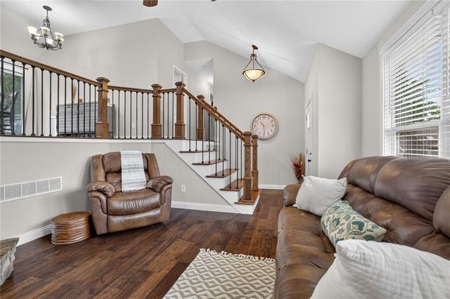 10307 NW 85th Court, Kansas City, MO 64153