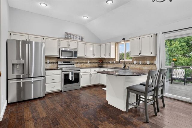 10307 NW 85th Court, Kansas City, MO 64153