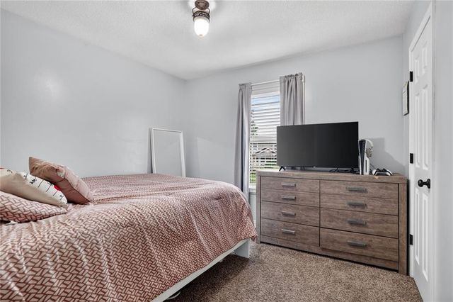10307 NW 85th Court, Kansas City, MO 64153