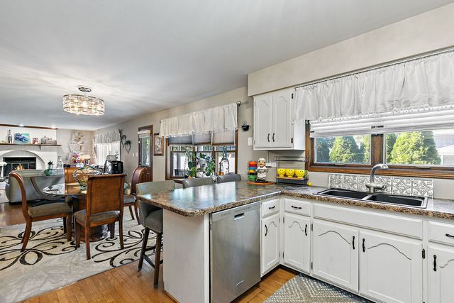 15410 Leclaire Avenue, Oak Forest, IL 60452