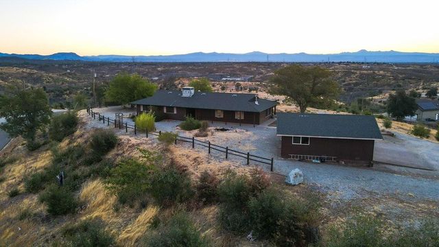 16177 Laurie Ann Lane, Redding, CA 96001