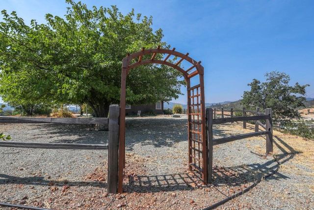 16177 Laurie Ann Lane, Redding, CA 96001