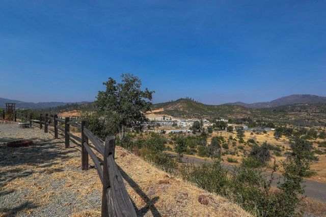 16177 Laurie Ann Lane, Redding, CA 96001