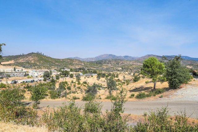 16177 Laurie Ann Lane, Redding, CA 96001