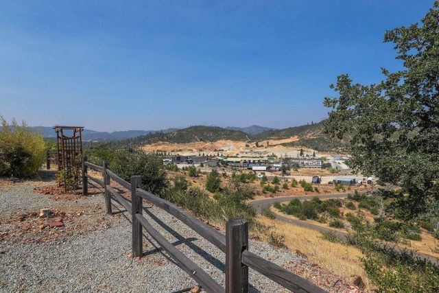 16177 Laurie Ann Lane, Redding, CA 96001