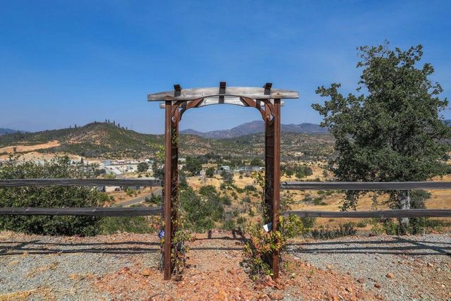 16177 Laurie Ann Lane, Redding, CA 96001
