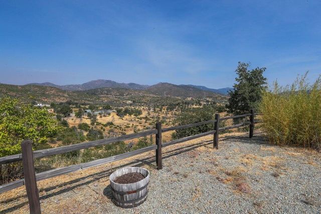 16177 Laurie Ann Lane, Redding, CA 96001