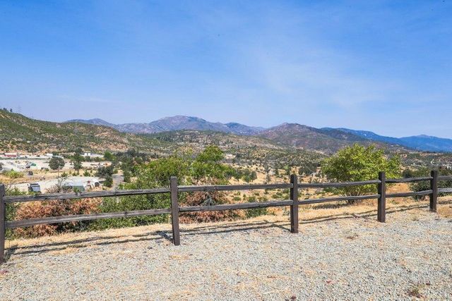 16177 Laurie Ann Lane, Redding, CA 96001