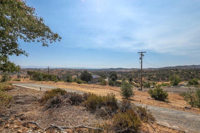 16177 Laurie Ann Lane, Redding, CA 96001