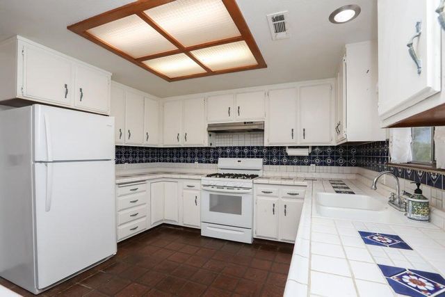 16177 Laurie Ann Lane, Redding, CA 96001
