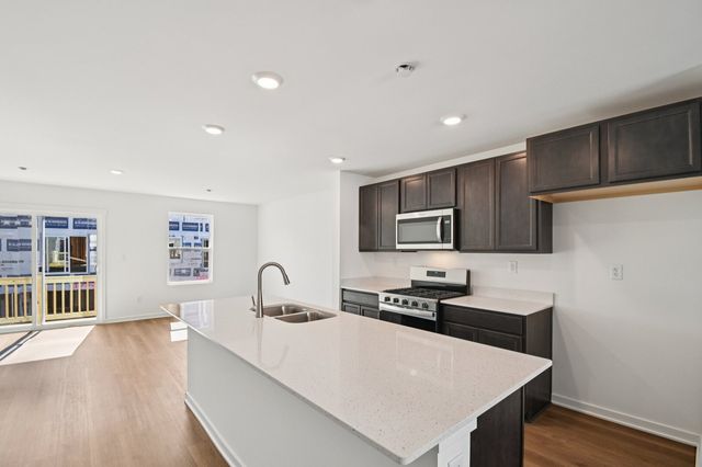 903 Briar Glen Court, Hampshire, IL 60140