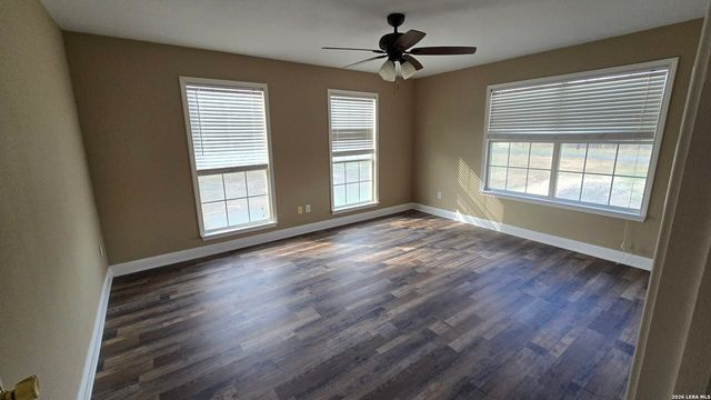 501 S Parker, Nixon, TX 78140