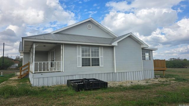 501 S Parker, Nixon, TX 78140