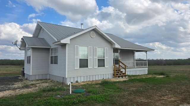 501 S Parker, Nixon, TX 78140