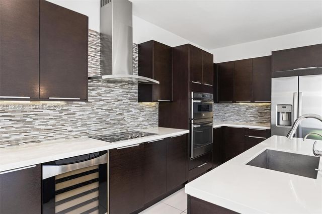 6308 NW 104th Path, Doral, FL 33178