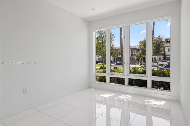 6308 NW 104th Path, Doral, FL 33178