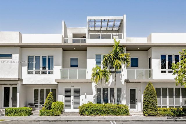 6308 NW 104th Path, Doral, FL 33178