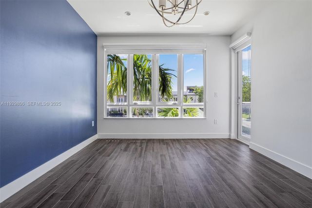 6308 NW 104th Path, Doral, FL 33178