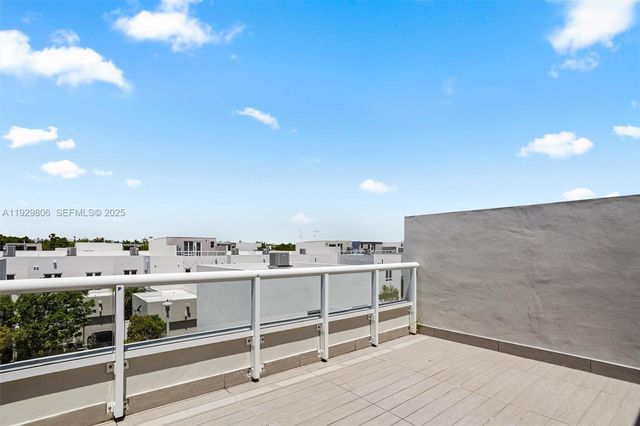 6308 NW 104th Path, Doral, FL 33178