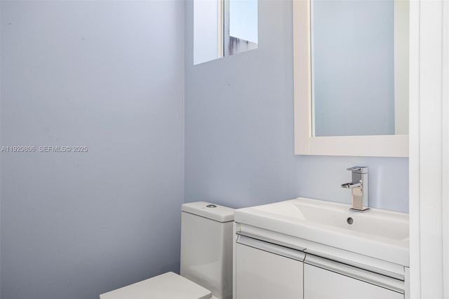 6308 NW 104th Path, Doral, FL 33178