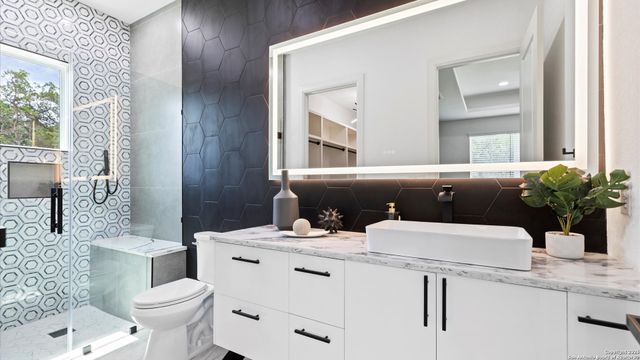22327 Scenic Loop, San Antonio, TX 78255