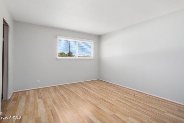 1320 E BETHANY HOME Road 102, Phoenix, AZ 85014